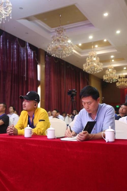 草原与城市的交响 蒙古族音乐创作人阿拉腾的跨界之旅